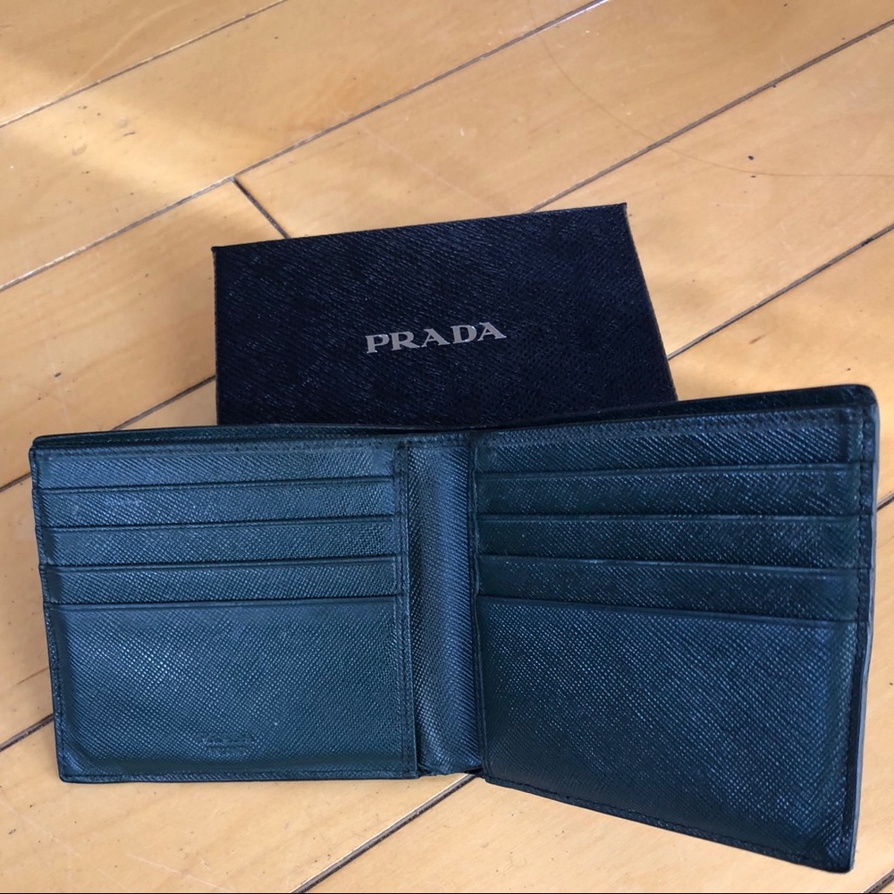 Wallet (Prada)